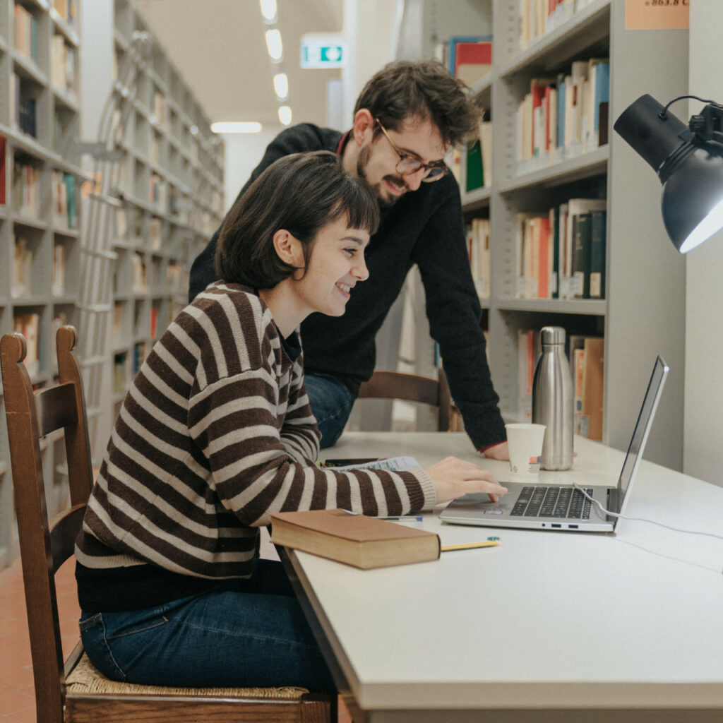 Studenti in sala studio